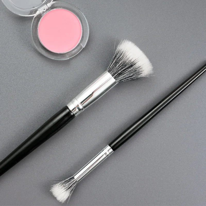 1PCS Blush Brush Makeup Brush Stippling Blush Powder High Lighter Soft Goat Hair Brush Cosmetics Tool Set for Makeup Beginners