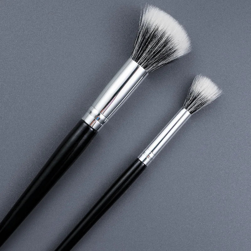 1PCS Blush Brush Makeup Brush Stippling Blush Powder High Lighter Soft Goat Hair Brush Cosmetics Tool Set for Makeup Beginners